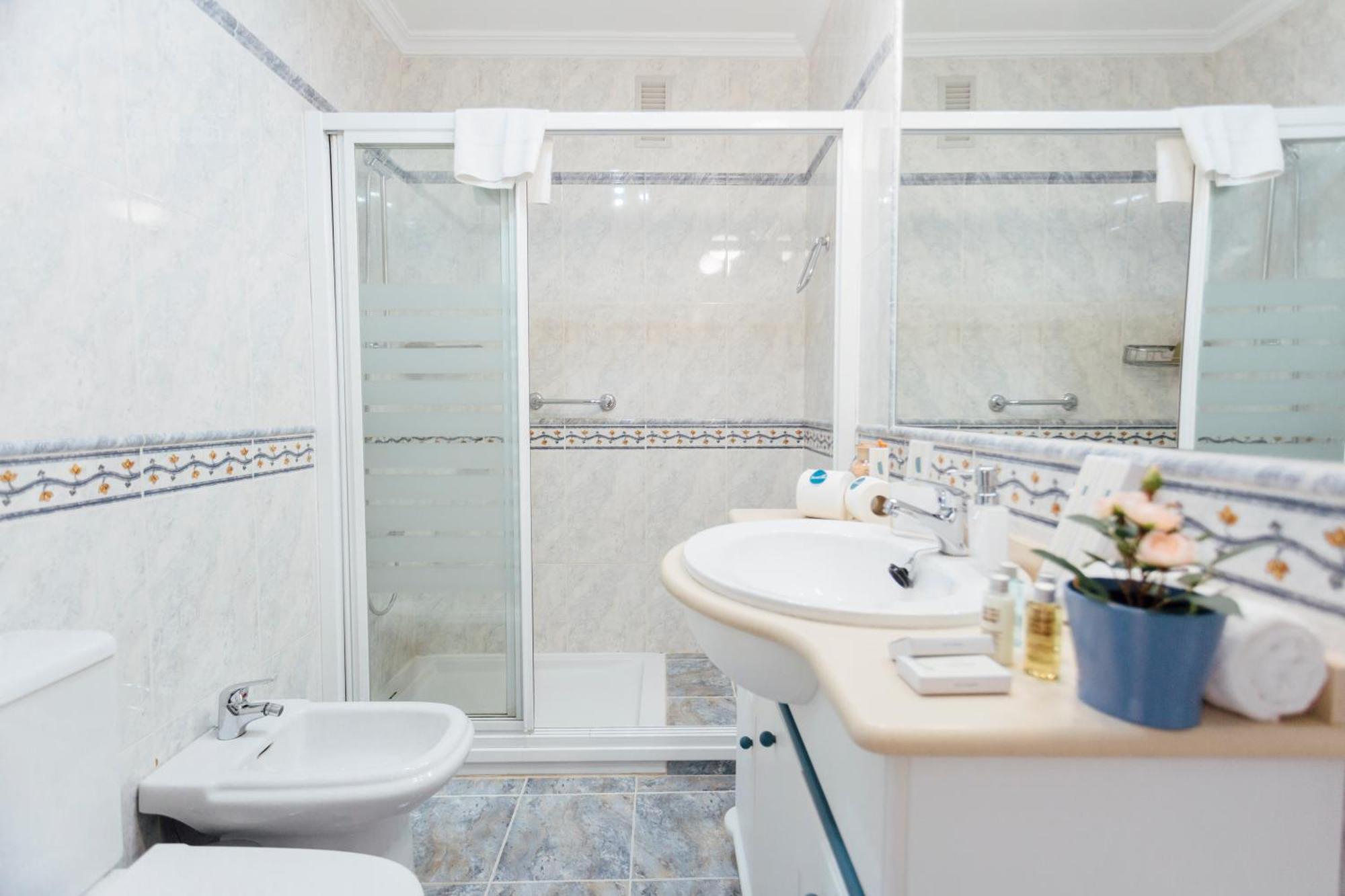 Apartament Stunning And Colorful- 4Bd 2Bth- Santa Cruz Sewilla Zewnętrze zdjęcie